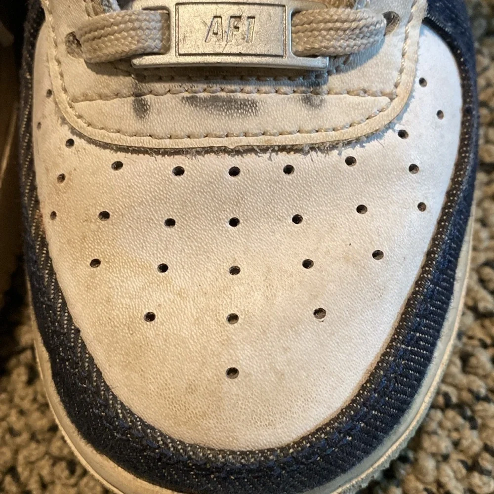 Nike Air Force 1 Sneakers Size 4Y in EUC